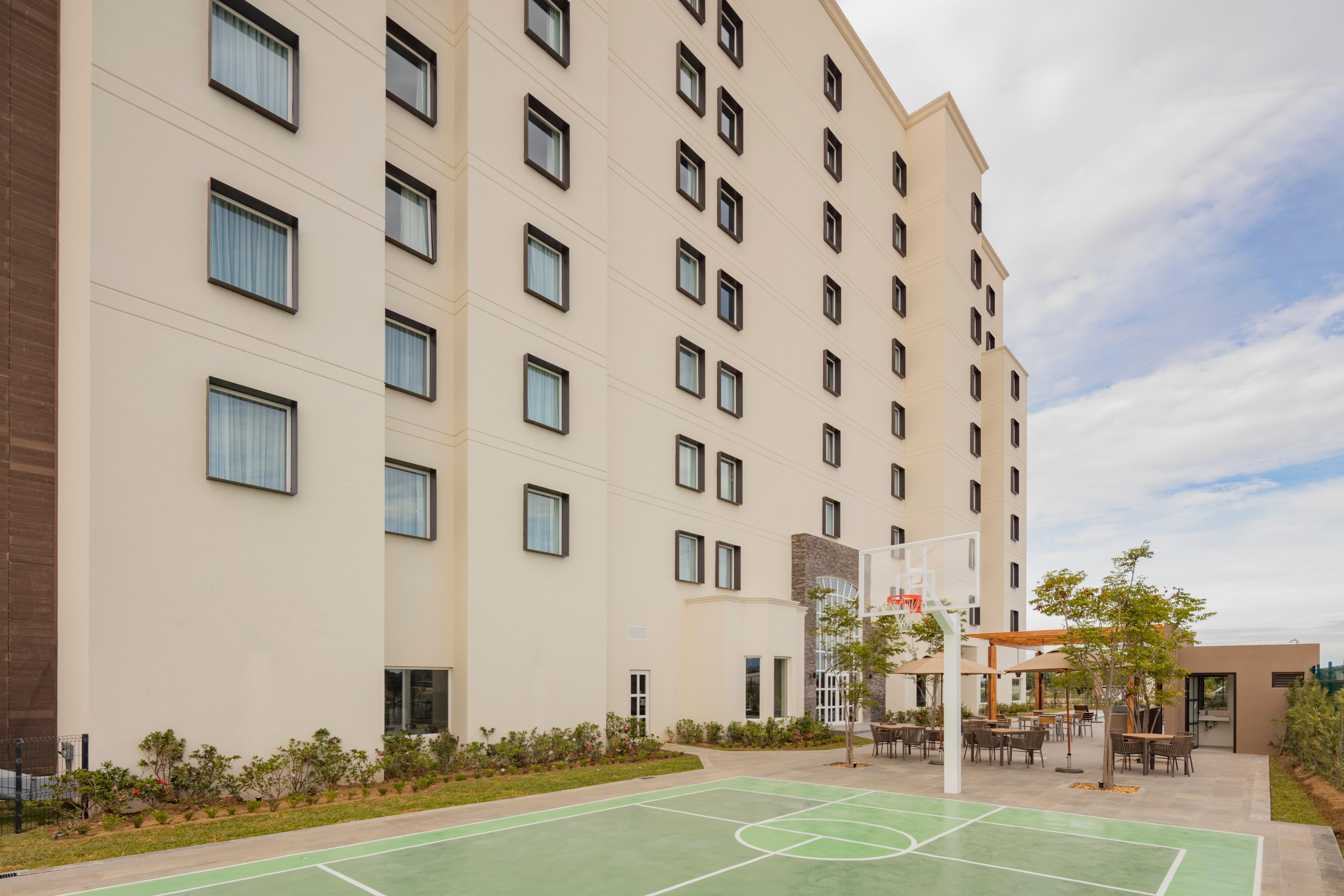 Staybridge Suites - Saltillo By Ihg Zewnętrze zdjęcie