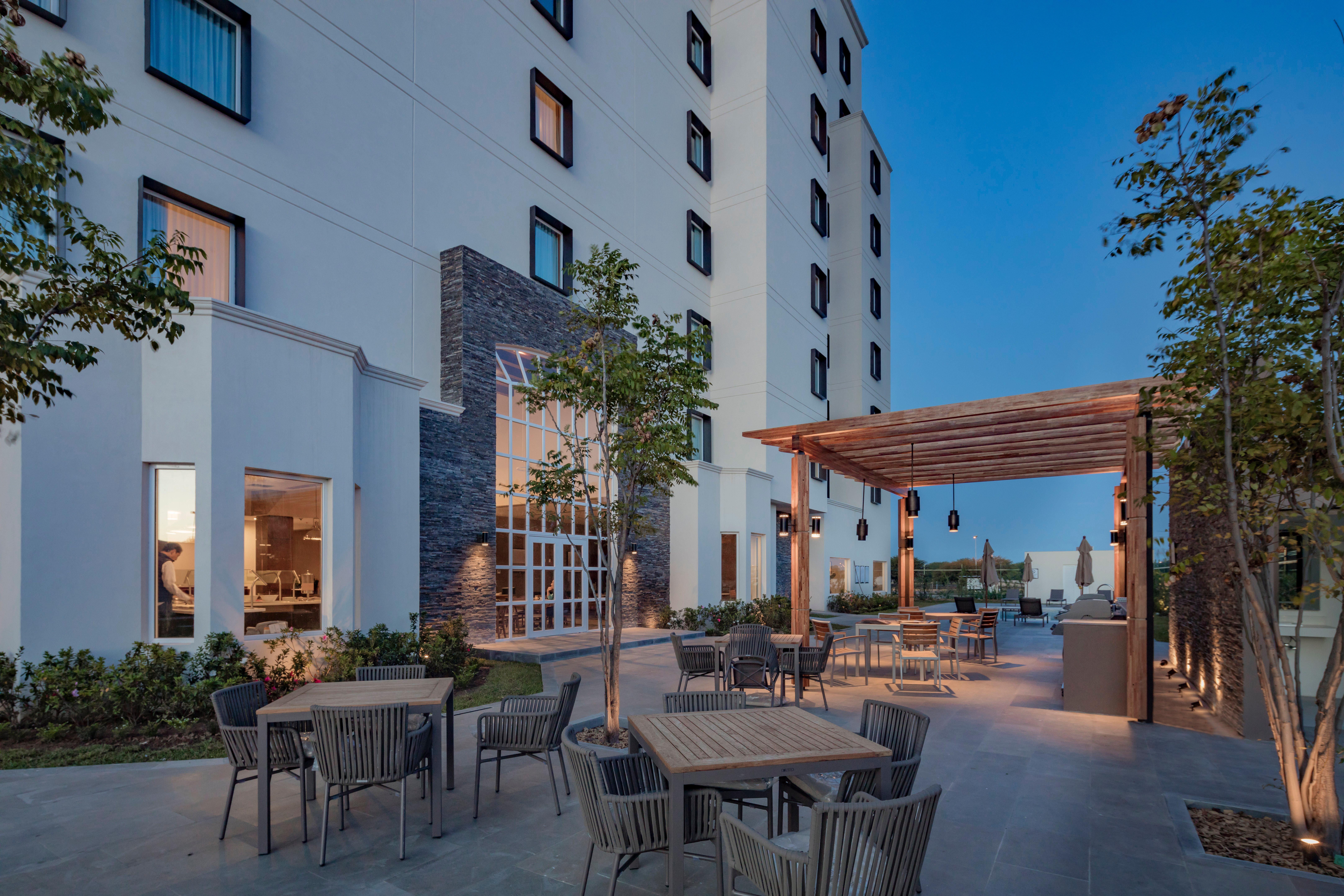 Staybridge Suites - Saltillo By Ihg Zewnętrze zdjęcie